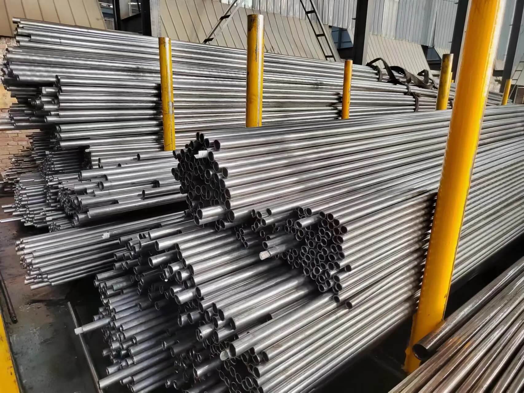 Galvanized steel pipes